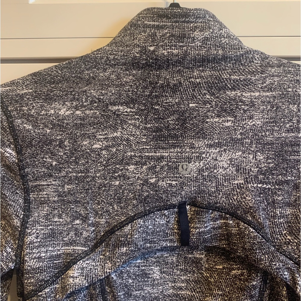 LULULEMON Define Jacket - Picture 3 of 5